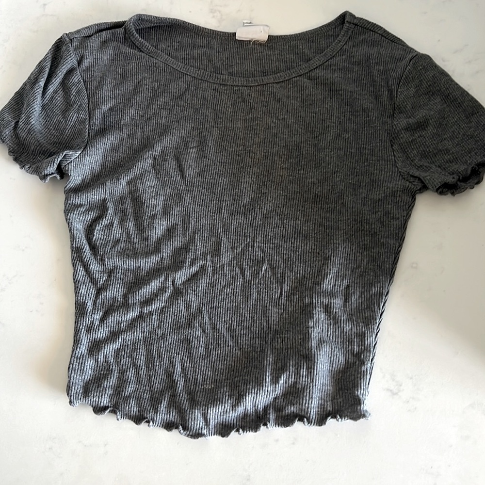 dark gray crop top